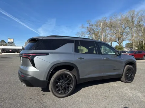 More photos of 2026 Chevrolet Traverse FWD LT at Hixson Chevrolet of DeRidder, LA