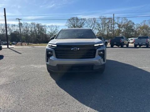 Photos of 2026 Chevrolet Traverse FWD LT for sale in DeRidder, LA at Hixson Chevrolet of DeRidder