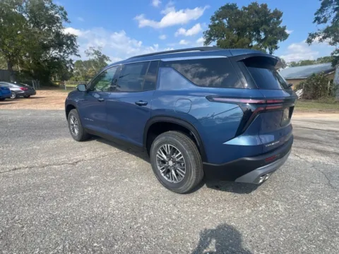 More photos of 2026 Chevrolet Traverse FWD LT at Hixson Chevrolet of DeRidder, LA