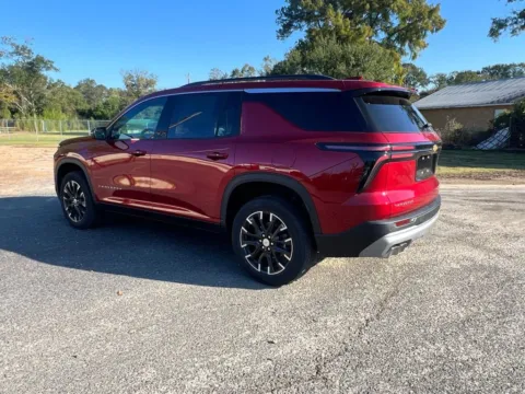 More photos of 2026 Chevrolet Traverse FWD LT at Hixson Chevrolet of DeRidder, LA