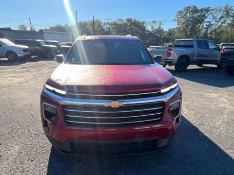 Photos of 2025 Chevrolet Traverse FWD LT for sale in DeRidder, LA at Hixson Chevrolet of DeRidder