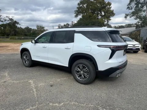 More photos of 2026 Chevrolet Traverse FWD LT at Hixson Chevrolet of DeRidder, LA