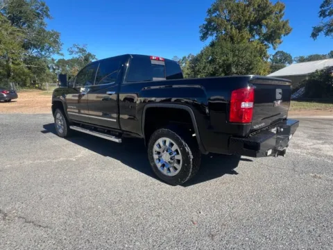 More photos of 2019 GMC Sierra 2500HD Denali at Hixson Chevrolet of DeRidder, LA