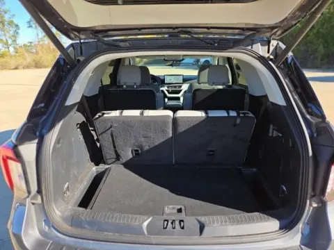 More photos of 2025 Ford Explorer Active at Hixson Ford Leesville, LA