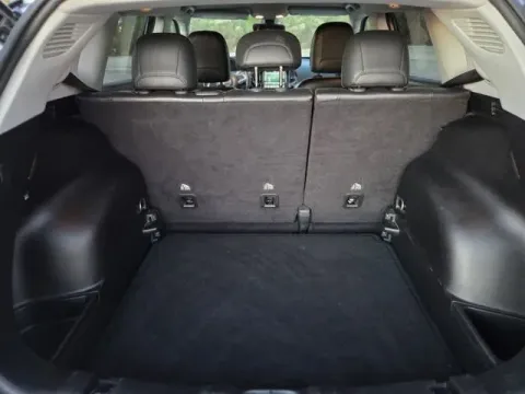 More photos of 2018 Jeep Compass Limited at Hixson Ford Leesville, LA