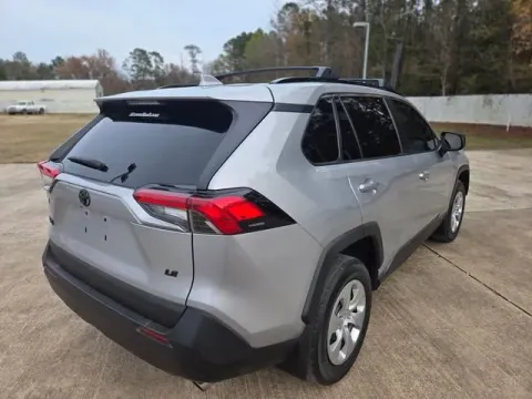 More photos of 2021 Toyota RAV4 LE at Hixson Ford Leesville, LA