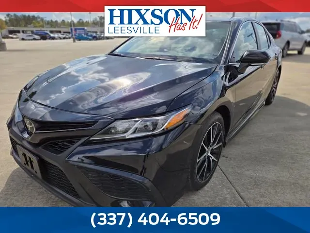 2023 Toyota Camry SE's photo