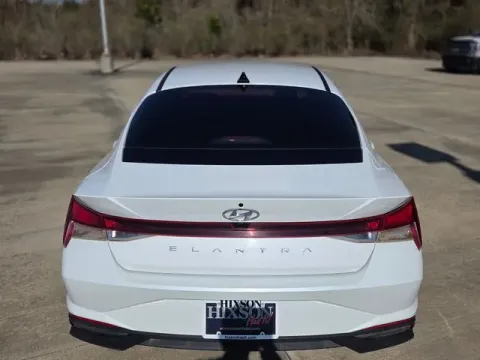 More photos of 2022 Hyundai Elantra SEL at Hixson Ford Leesville, LA
