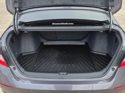 More photos of 2022 Honda Accord EX-L at Hixson Ford Leesville, LA