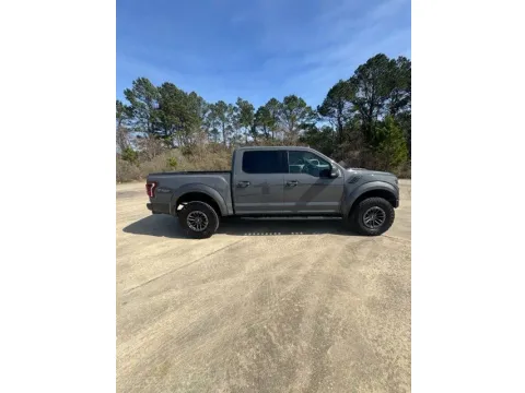 More photos of 2020 Ford F-150 Raptor at Hixson Ford Leesville, LA