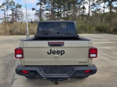 More photos of 2020 Jeep Gladiator Sport at Hixson Ford Leesville, LA