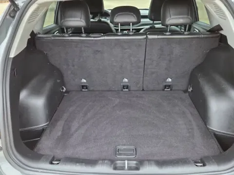 More photos of 2022 Jeep Compass Trailhawk at Hixson Ford Leesville, LA