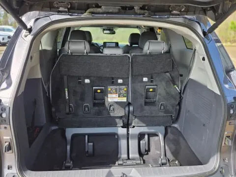 More photos of 2023 Toyota Sienna XLE at Hixson Ford Leesville, LA