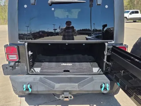 More photos of 2015 Jeep Wrangler Unlimited Freedom Edition at Hixson Ford Leesville, LA