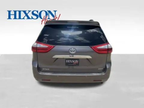 More photos of 2015 Toyota Sienna XLE at Hixson Ford Leesville, LA