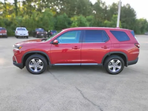Photos of 2025 Honda Pilot EX-L for sale in Leesville, LA at Hixson Ford Leesville