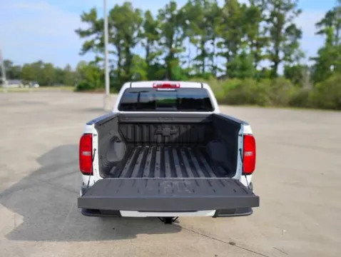 More photos of 2022 Chevrolet Colorado 4WD Z71 at Hixson Ford Leesville, LA