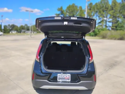 More photos of 2023 Kia Soul LX at Hixson Ford Leesville, LA