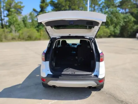 More photos of 2017 Ford Escape SE at Hixson Ford Leesville, LA