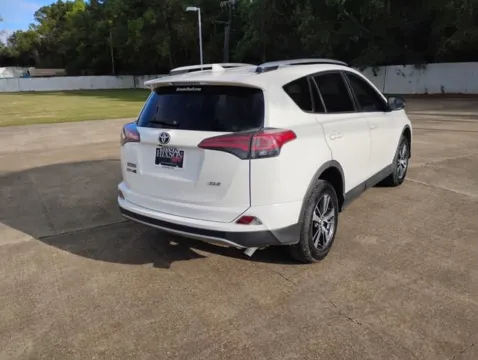 More photos of 2018 Toyota RAV4 XLE at Hixson Ford Leesville, LA