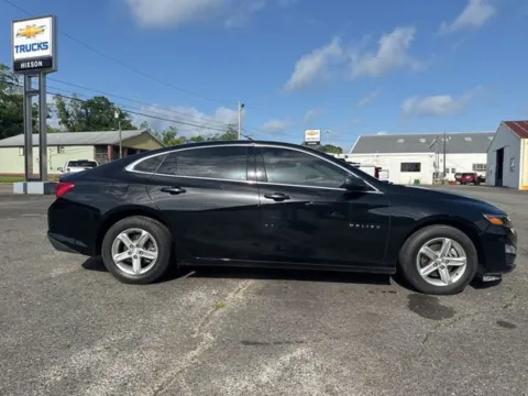 More photos of 2022 Chevrolet Malibu LS at Hixson Ford Leesville, LA