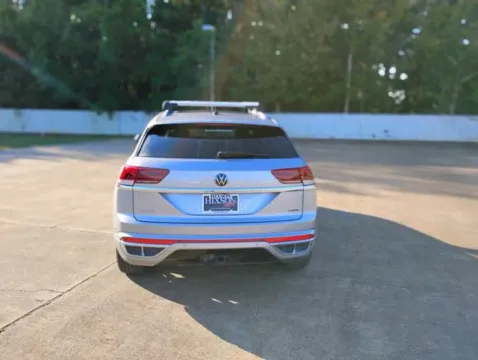 More photos of 2022 Volkswagen Atlas Cross Sport 3.6L V6 SEL Premium R-Line at Hixson Ford Leesville, LA