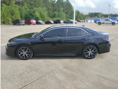 Photos of 2021 Toyota Camry SE for sale in Leesville, LA at Hixson Ford Leesville