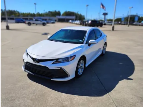 White 2024 Toyota Camry LE for sale in Leesville, LA