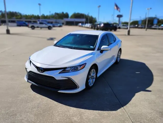 White 2024 Toyota Camry LE for sale in Leesville, LA