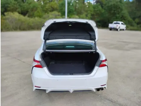 More photos of 2020 Toyota Camry SE at Hixson Ford Leesville, LA