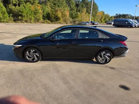 Photos of 2025 Hyundai Elantra SEL Sport for sale in Leesville, LA at Hixson Ford Leesville