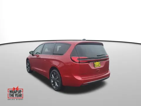 Another view of 2026 Chrysler Pacifica Select for sale in Moses Lake, WA at CDJR of Moses Lake