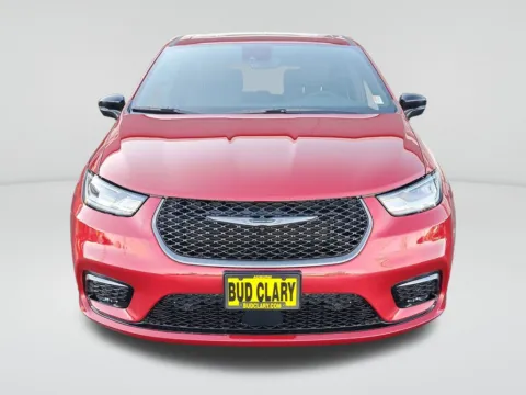 Photos of 2026 Chrysler Pacifica Select for sale in Moses Lake, WA at CDJR of Moses Lake