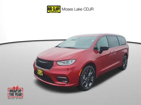 Red 2026 Chrysler Pacifica Select for sale in Moses Lake, WA