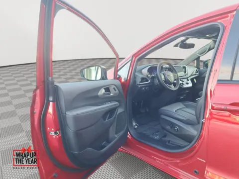 Photos of 2026 Chrysler Pacifica Select for sale in Moses Lake, WA at CDJR of Moses Lake