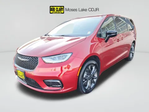 Red 2026 Chrysler Pacifica Select for sale in Moses Lake, WA
