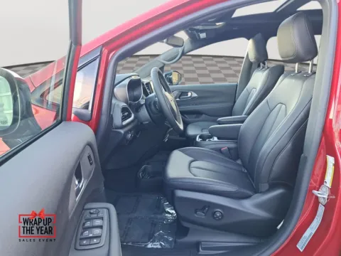 Another view of 2026 Chrysler Pacifica Select for sale in Moses Lake, WA at CDJR of Moses Lake