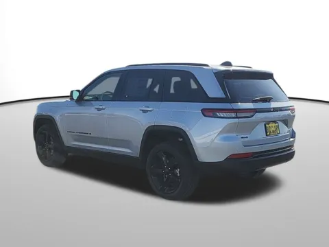 Another view of 2025 Jeep Grand Cherokee Altitude X for sale in Moses Lake, WA at CDJR of Moses Lake