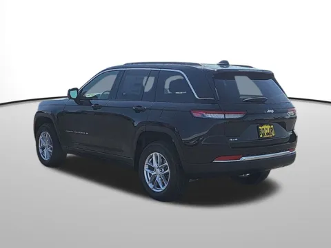 Another view of 2025 Jeep Grand Cherokee Laredo X for sale in Moses Lake, WA at CDJR of Moses Lake