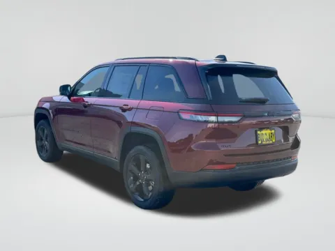 Another view of 2025 Jeep Grand Cherokee Altitude X for sale in Moses Lake, WA at Bud Clary CDJR of Moses Lake