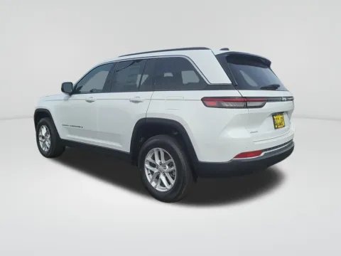 Another view of 2025 Jeep Grand Cherokee Laredo X for sale in Moses Lake, WA at Bud Clary CDJR of Moses Lake