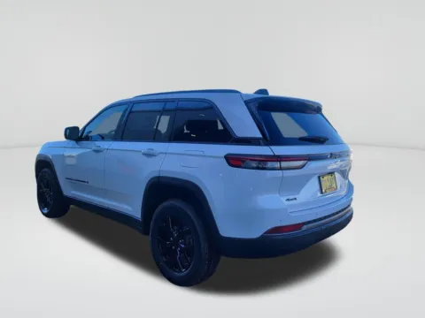 Another view of 2026 Jeep Grand Cherokee Laredo for sale in Moses Lake, WA at Bud Clary CDJR of Moses Lake