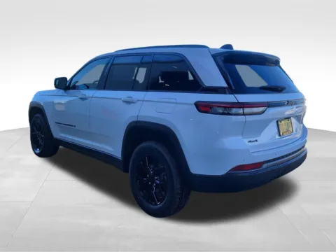 Another view of 2026 Jeep Grand Cherokee Laredo for sale in Moses Lake, WA at Bud Clary CDJR of Moses Lake