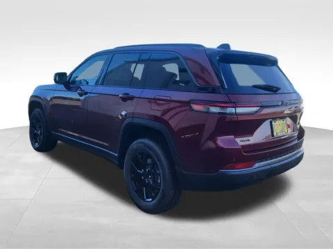 Another view of 2026 Jeep Grand Cherokee Laredo for sale in Moses Lake, WA at Bud Clary CDJR of Moses Lake