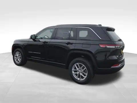 Another view of 2026 Jeep Grand Cherokee Laredo for sale in Moses Lake, WA at Bud Clary CDJR of Moses Lake