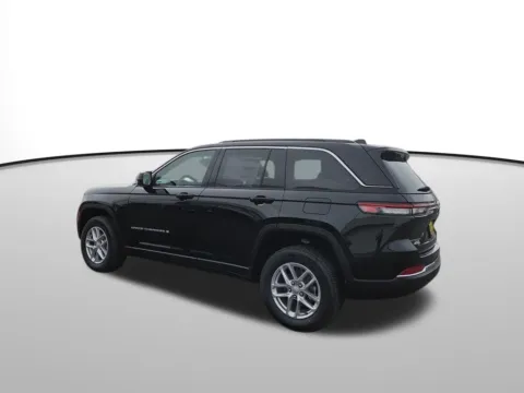 Another view of 2026 Jeep Grand Cherokee Laredo for sale in Moses Lake, WA at Bud Clary CDJR of Moses Lake