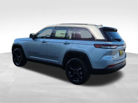 Another view of 2026 Jeep Grand Cherokee Limited for sale in Moses Lake, WA at Bud Clary CDJR of Moses Lake