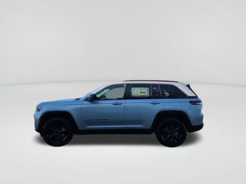 Photos of 2026 Jeep Grand Cherokee Limited for sale in Moses Lake, WA at Bud Clary CDJR of Moses Lake