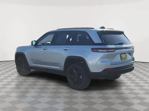 Another view of 2025 Jeep Grand Cherokee Altitude X for sale in Moses Lake, WA at CDJR of Moses Lake