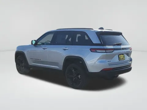 Another view of 2025 Jeep Grand Cherokee Altitude X for sale in Moses Lake, WA at CDJR of Moses Lake